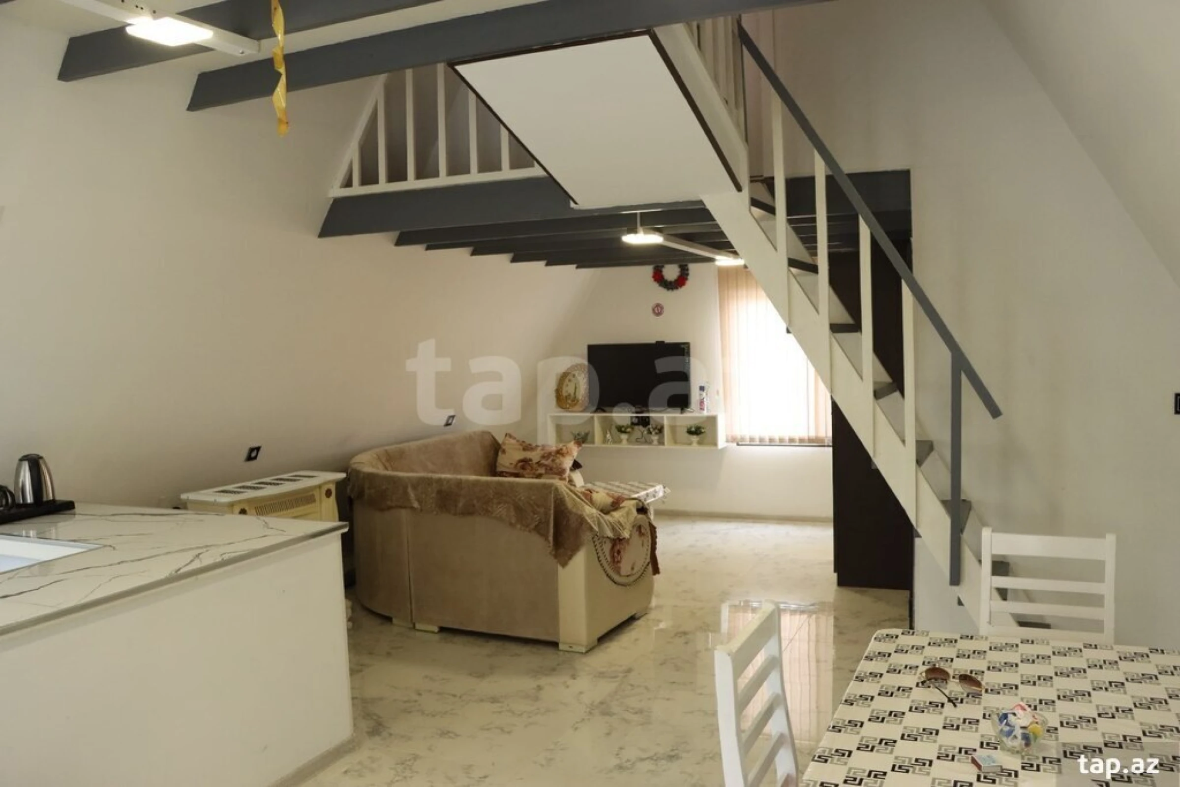 Kirayə verilir 2 otaqlı həyət evi 100 m²