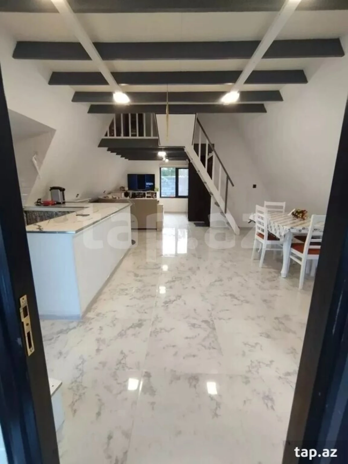 Kirayə verilir 2 otaqlı həyət evi 100 m²