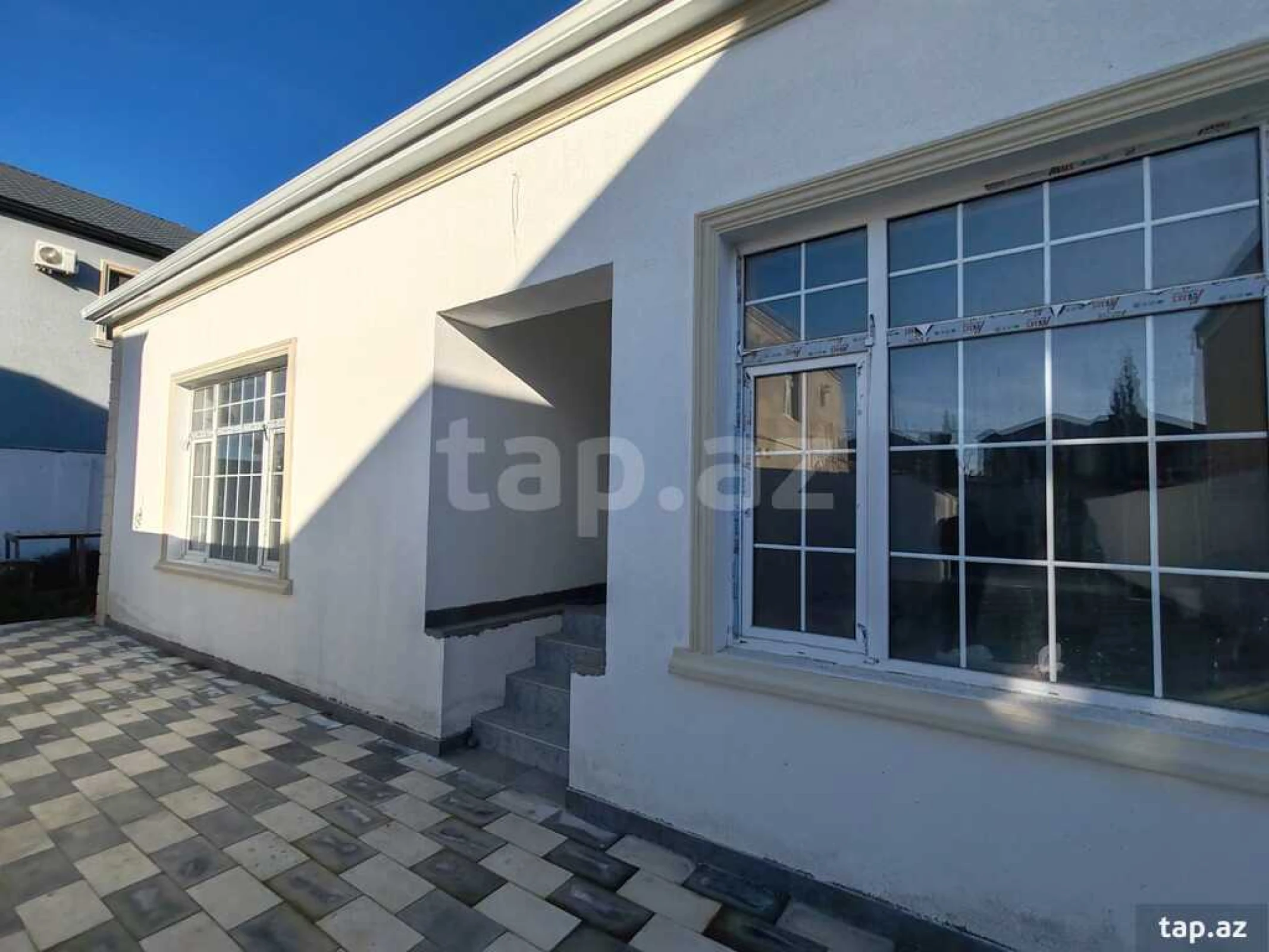 Satılır 4 otaqlı həyət evi