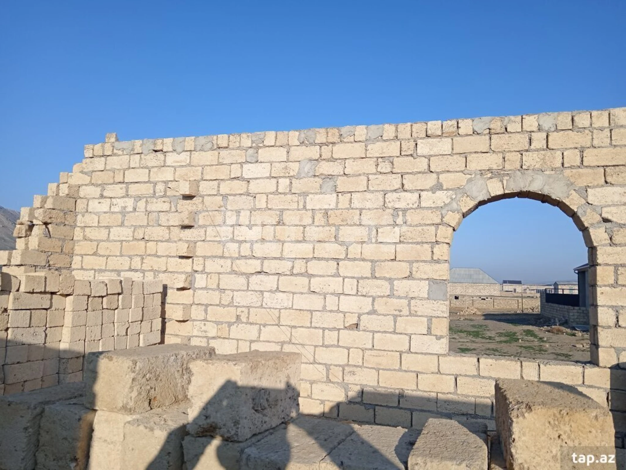 Satılır 5 otaqlı həyət evi