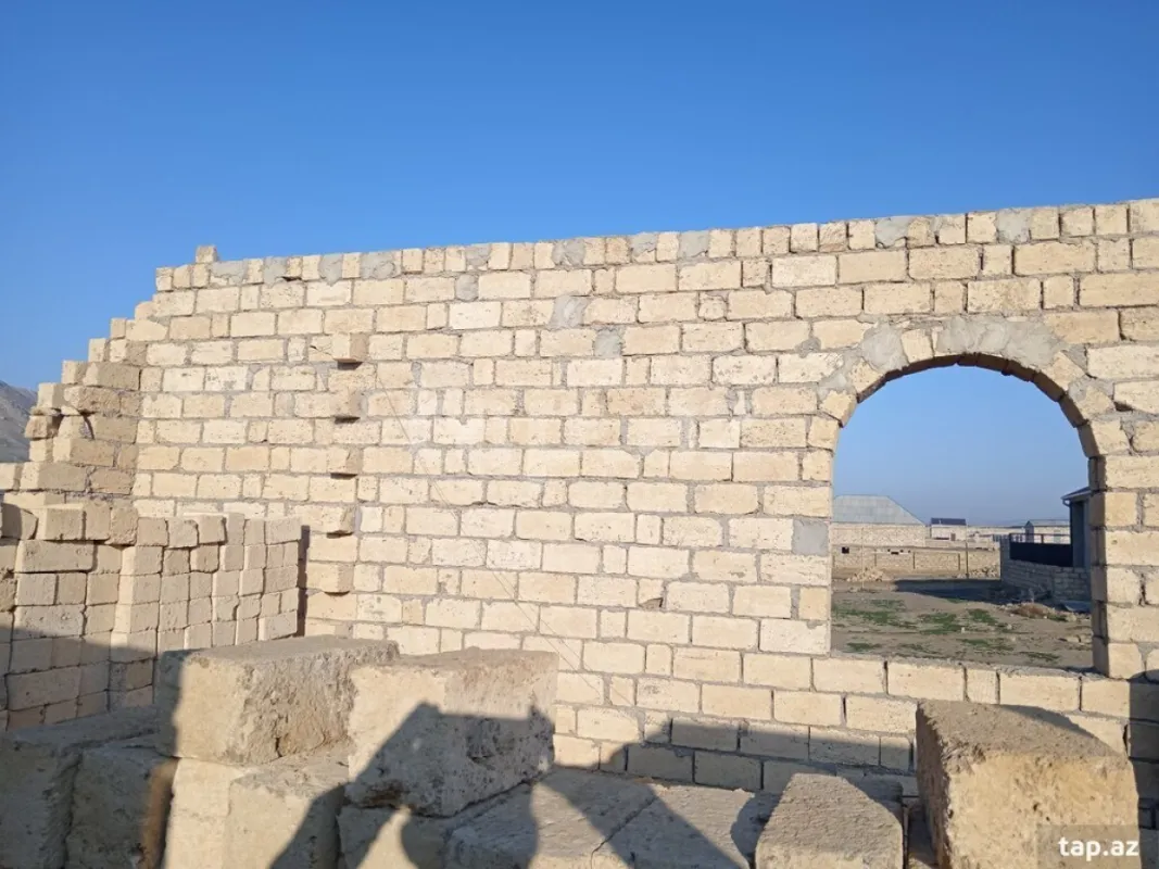 Satılır 5 otaqlı həyət evi