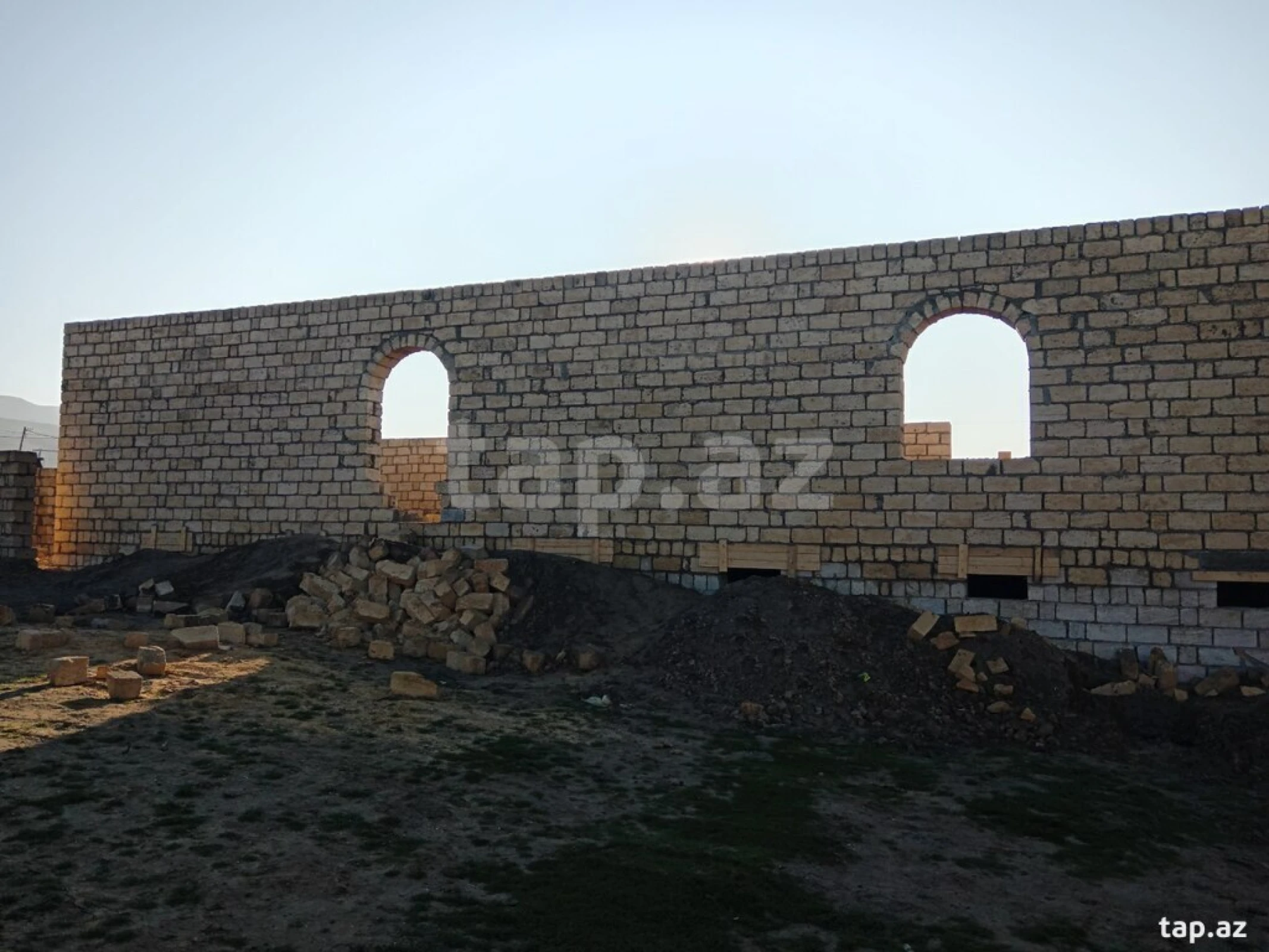 Satılır 5 otaqlı həyət evi