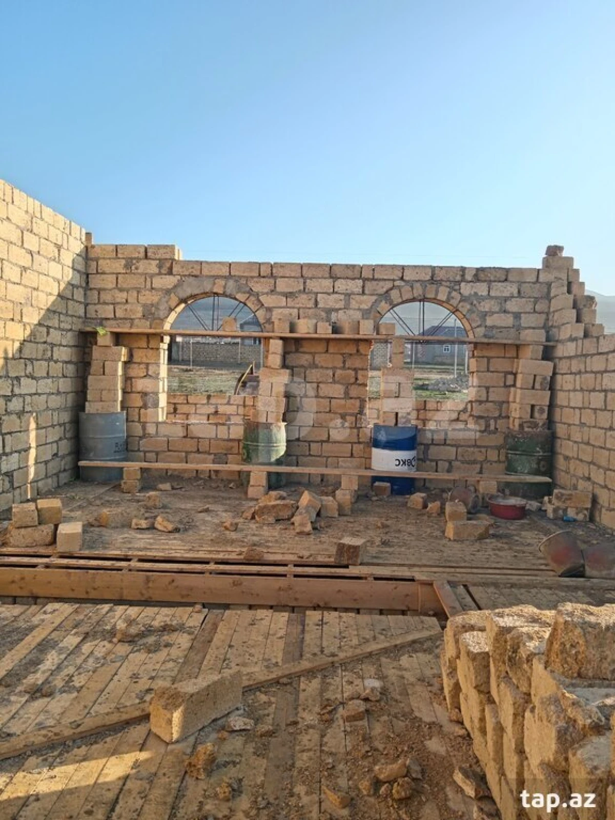 Satılır 5 otaqlı həyət evi