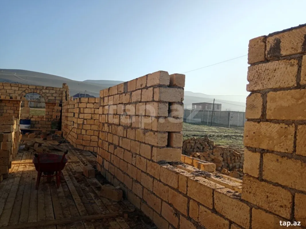 Satılır 5 otaqlı həyət evi