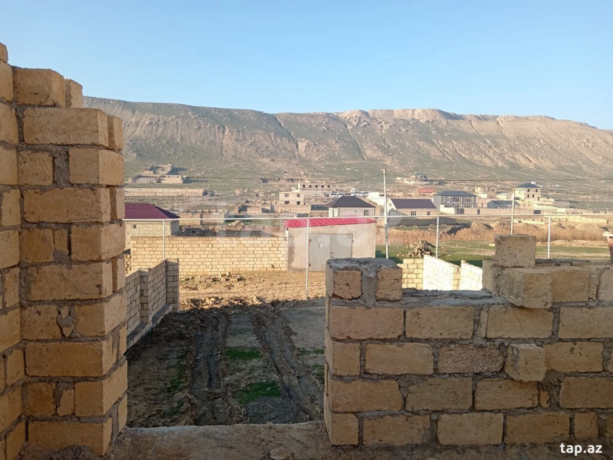 Satılır 5 otaqlı həyət evi