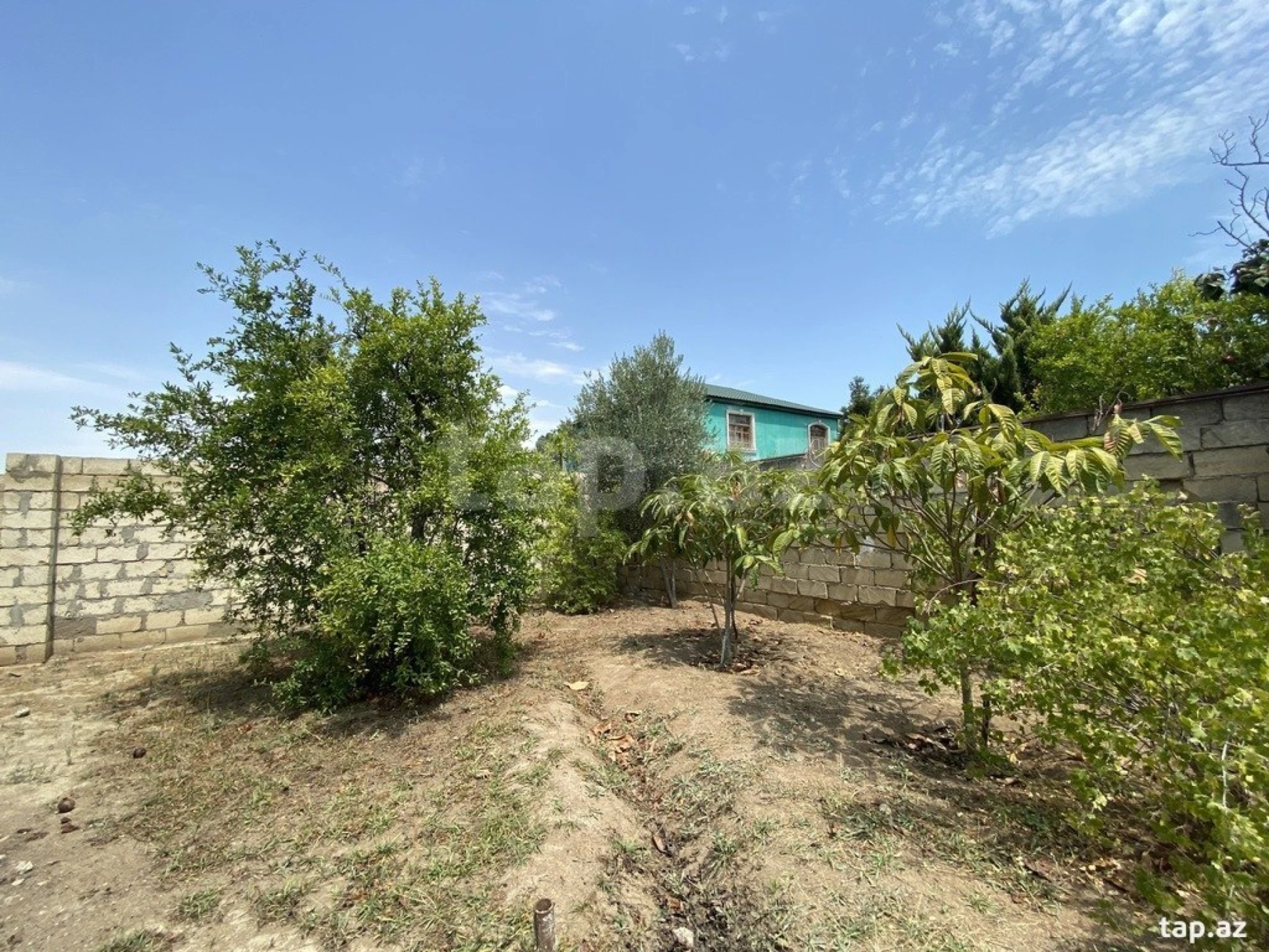 Satılır 4 otaqlı həyət evi