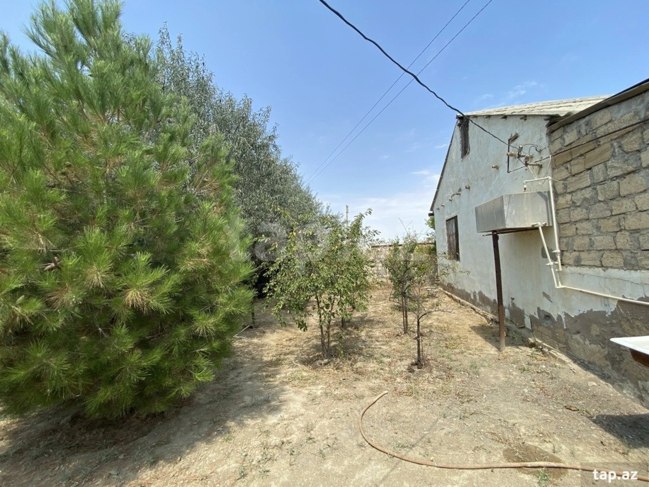 Satılır 4 otaqlı həyət evi