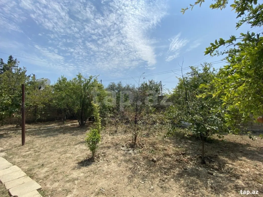 Satılır 4 otaqlı həyət evi