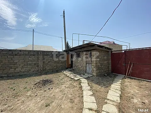 Satılır 4 otaqlı həyət evi