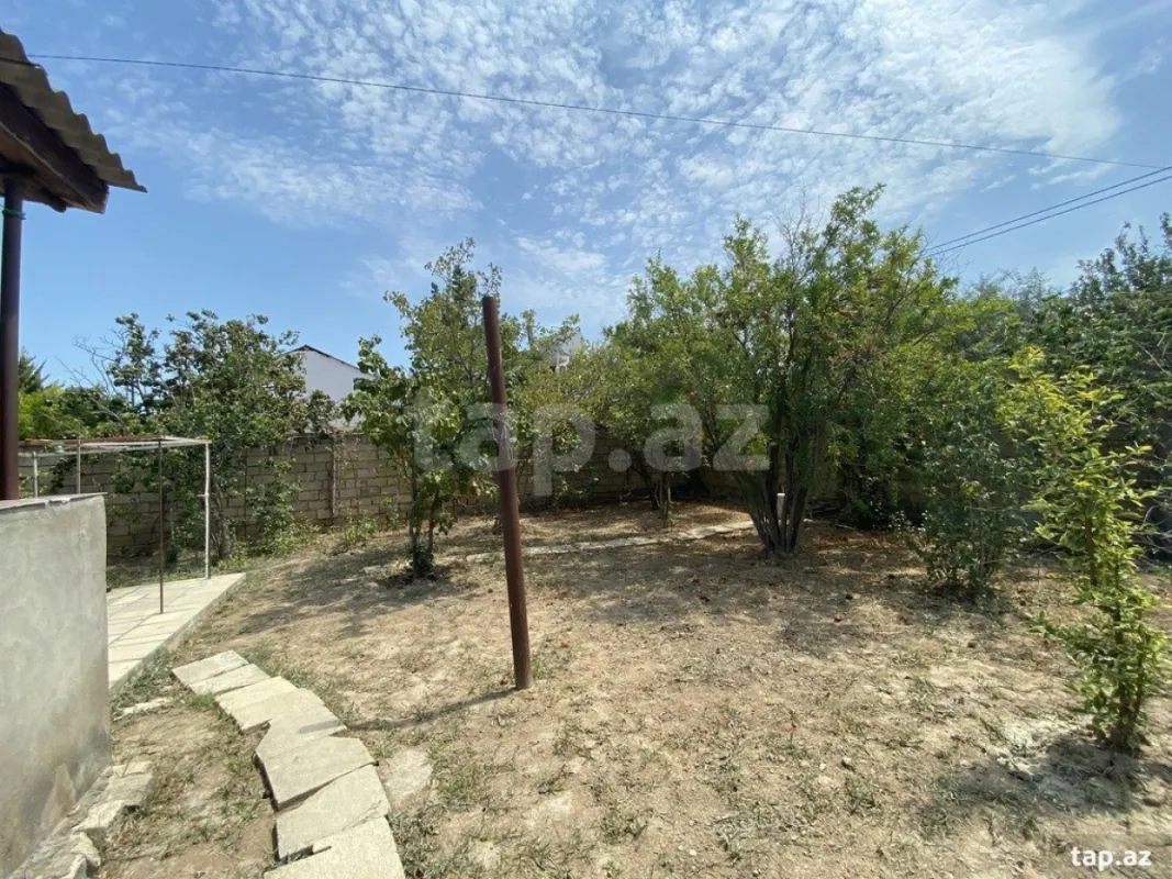 Satılır 4 otaqlı həyət evi