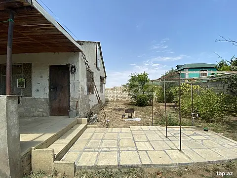 Satılır 4 otaqlı həyət evi