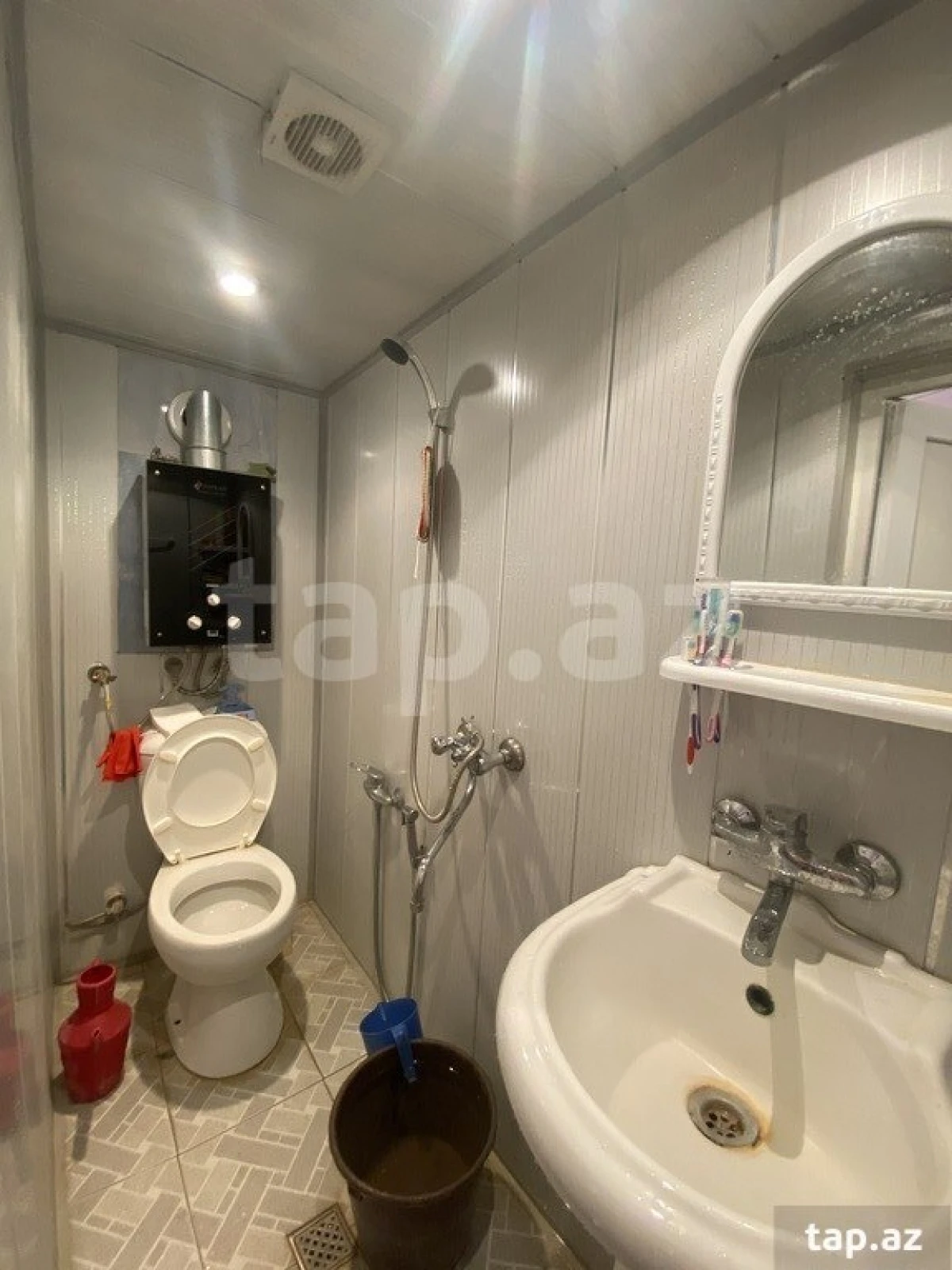 Satılır 4 otaqlı həyət evi