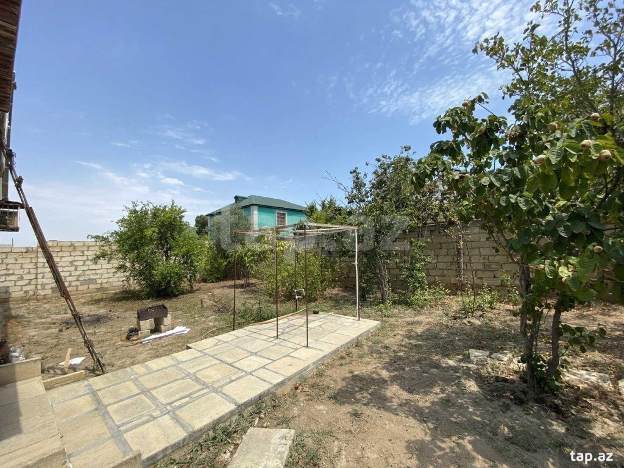 Satılır 4 otaqlı həyət evi