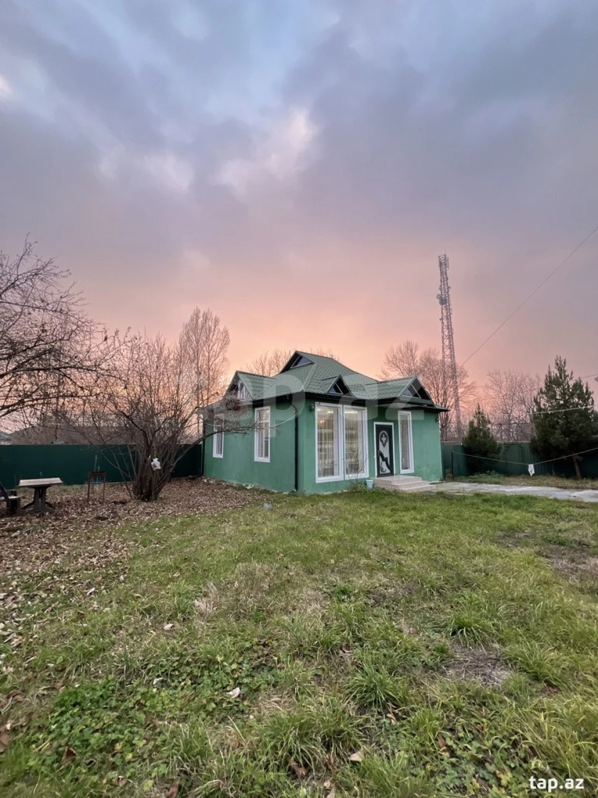 Satılır 3 otaqlı həyət evi