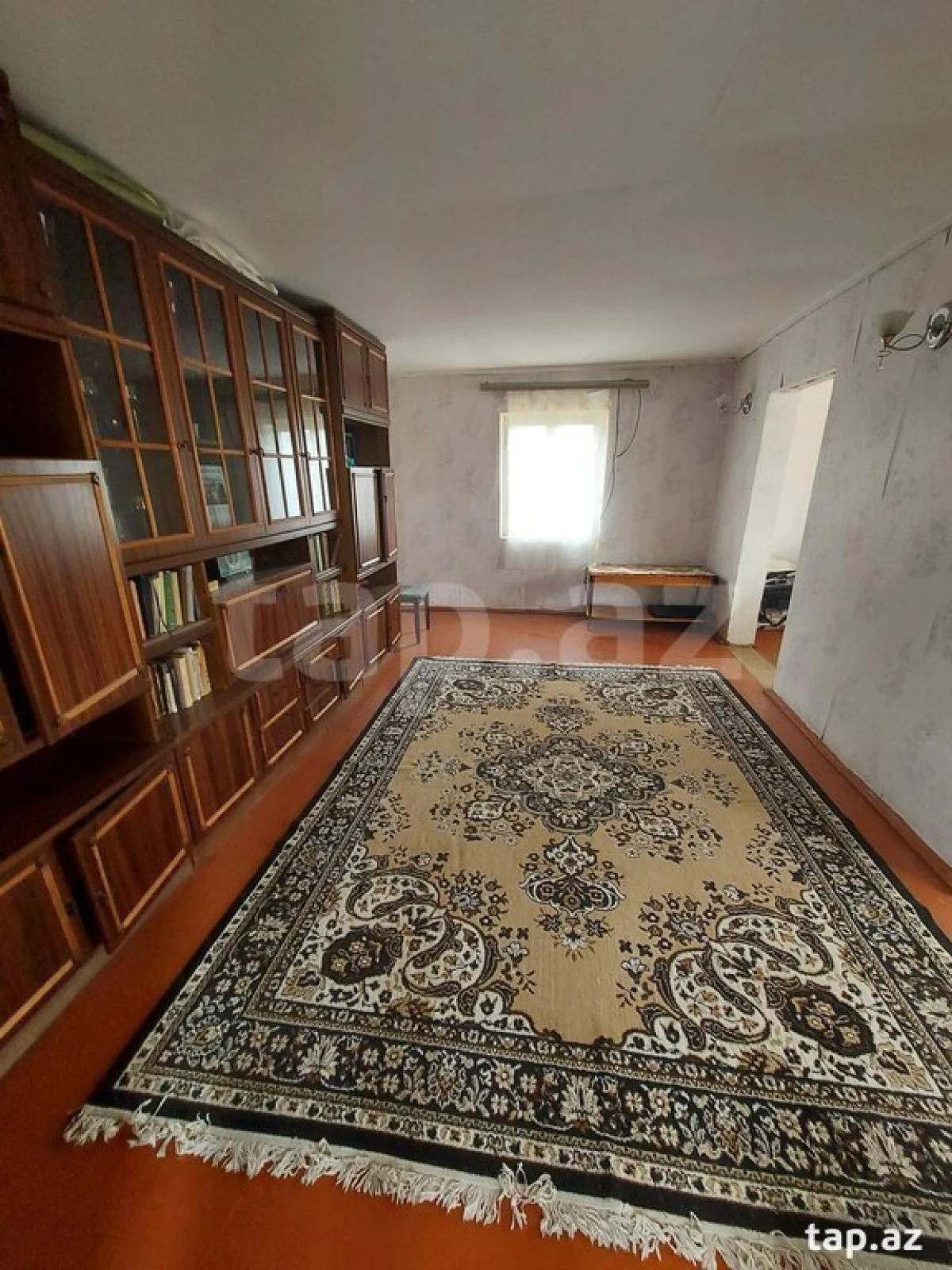 Satılır 9 otaqlı həyət evi