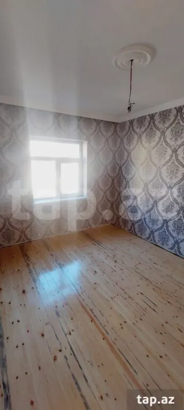 Satılır 5 otaqlı həyət evi 200 m²