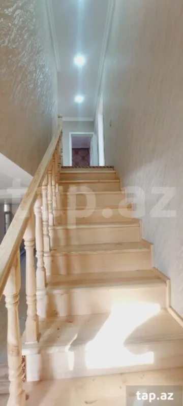 Satılır 5 otaqlı həyət evi 200 m²