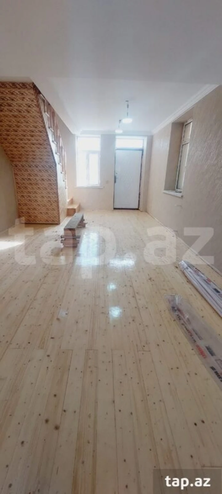 Satılır 5 otaqlı həyət evi 200 m²