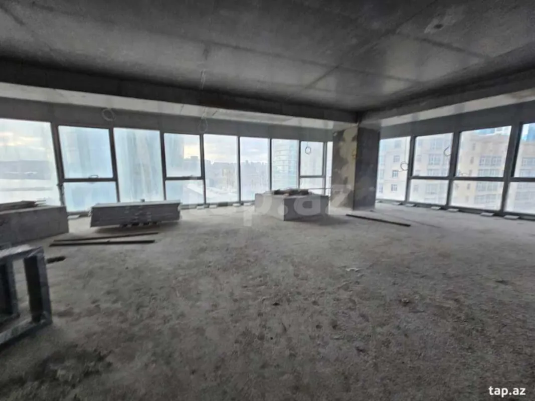 Satılır 3 otaqlı yeni tikili 173 m²