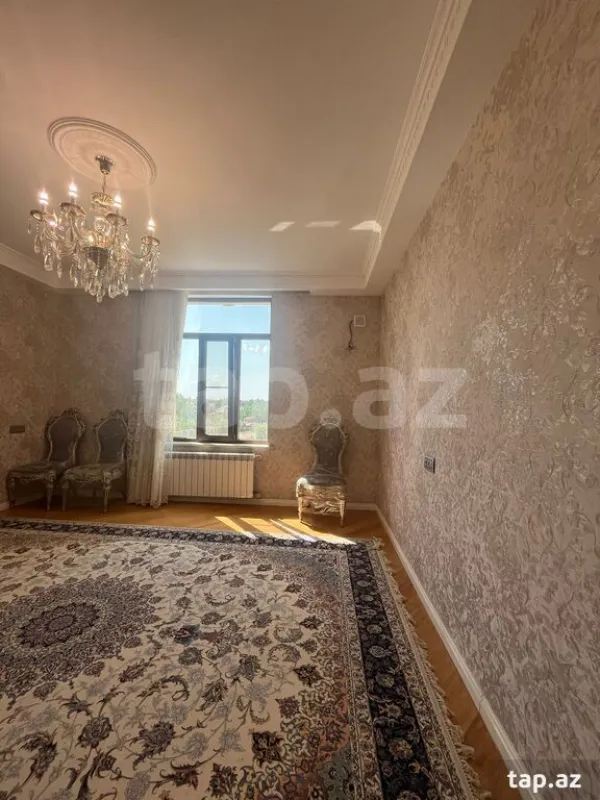 Satılır 20 otaqlı həyət evi