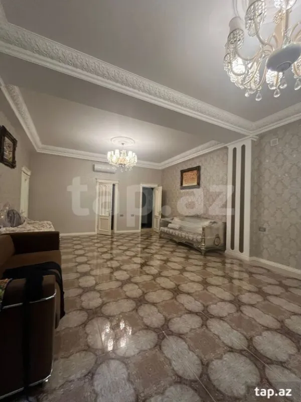 Satılır 20 otaqlı həyət evi