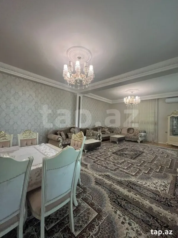 Satılır 20 otaqlı həyət evi