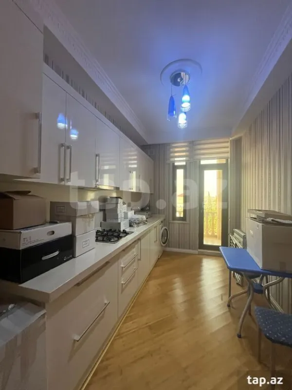 Satılır 20 otaqlı həyət evi