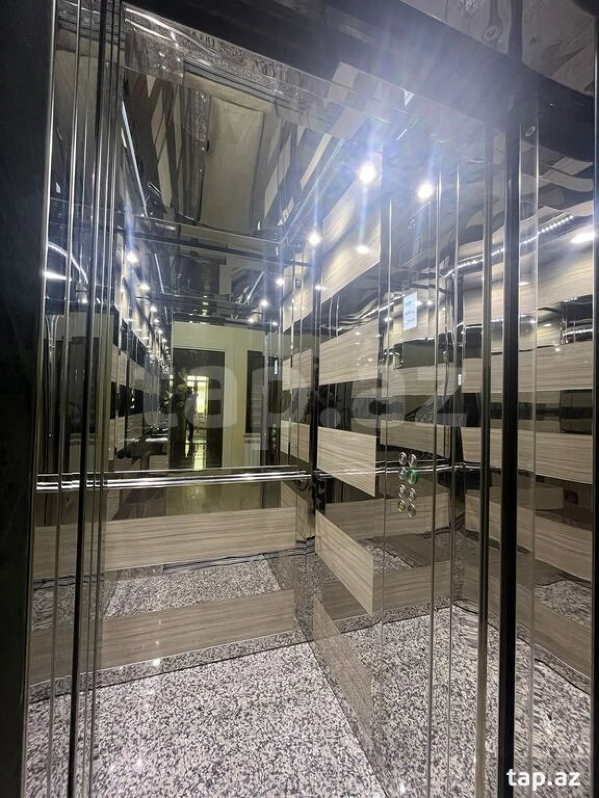 Satılır 20 otaqlı həyət evi