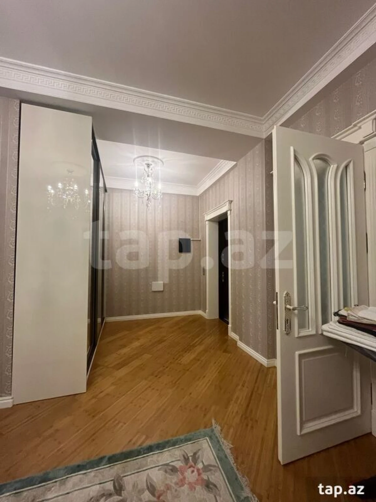 Satılır 20 otaqlı həyət evi