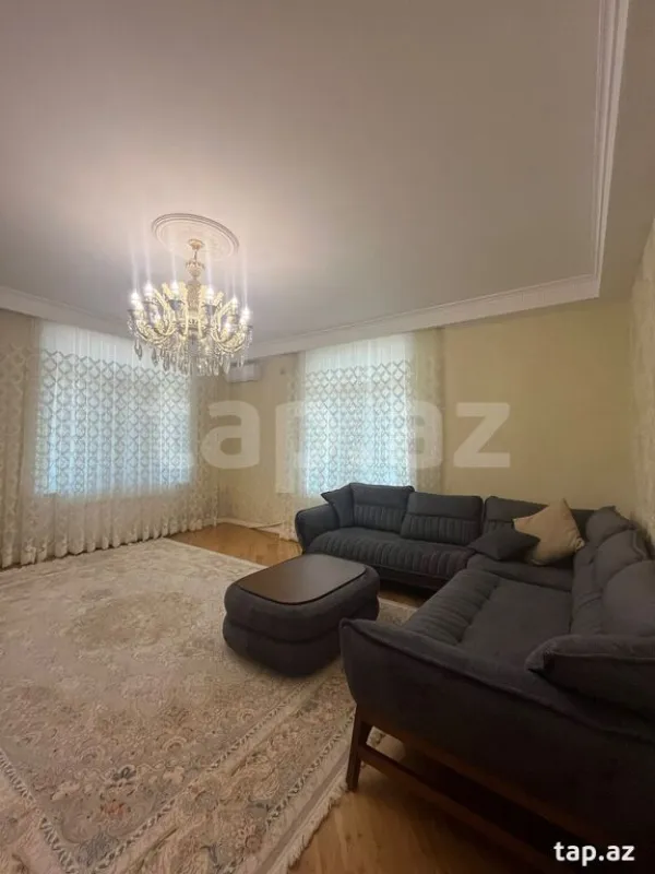 Satılır 20 otaqlı həyət evi
