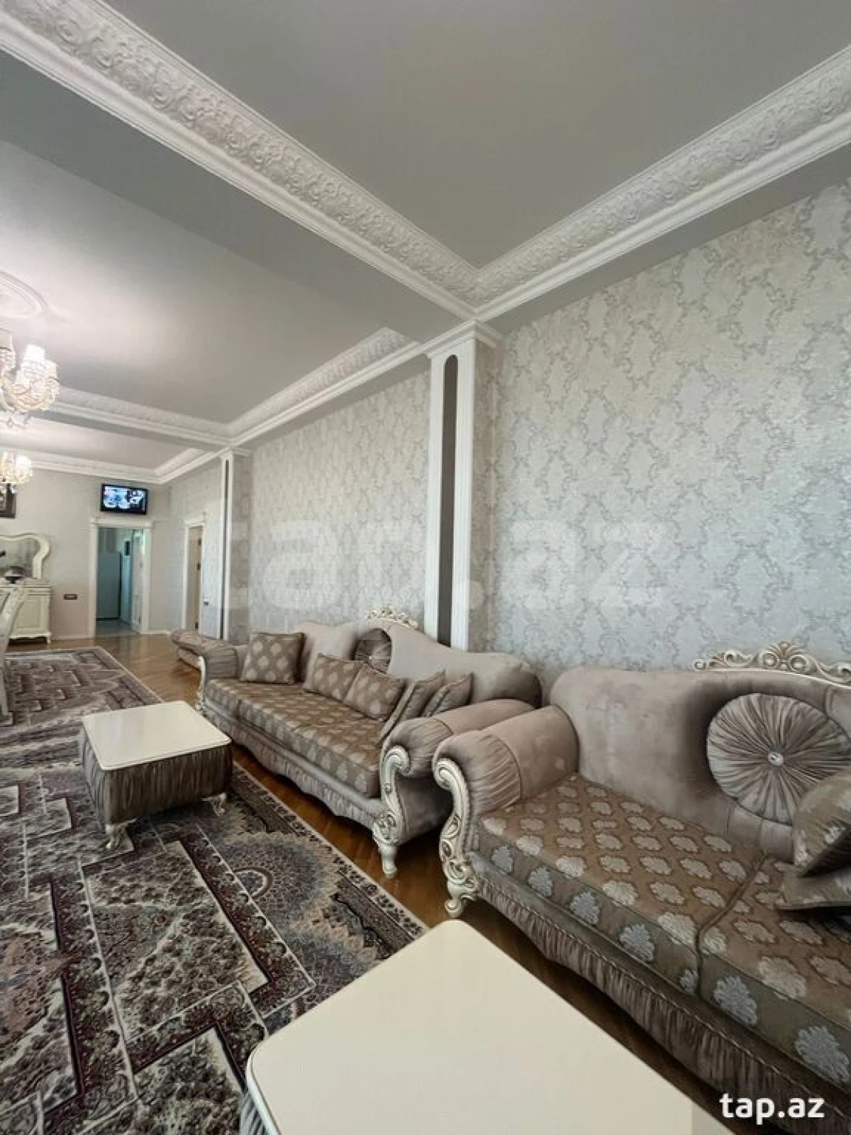 Satılır 20 otaqlı həyət evi