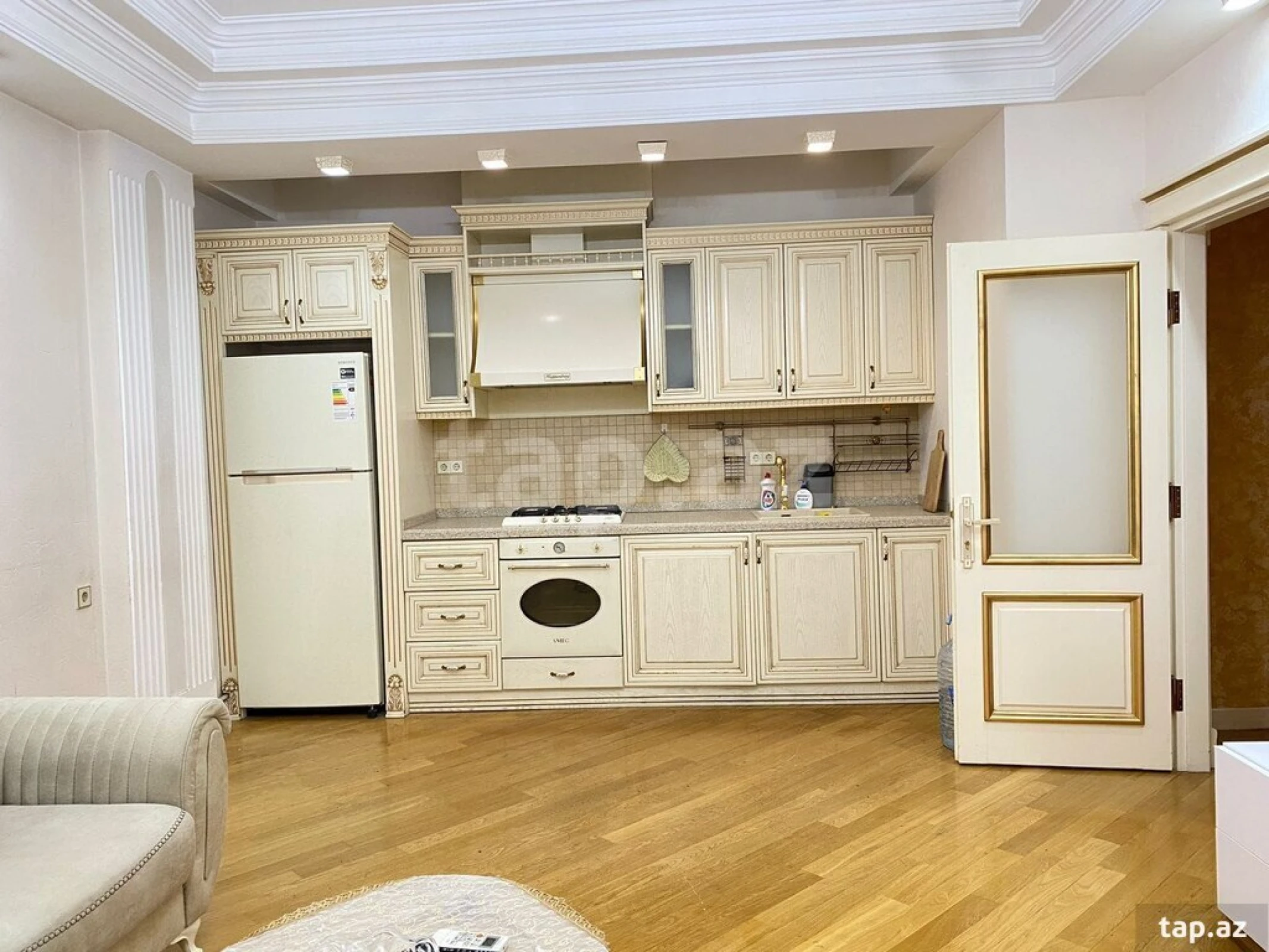 Kirayə verilir 3 otaqlı yeni tikili 80 m²