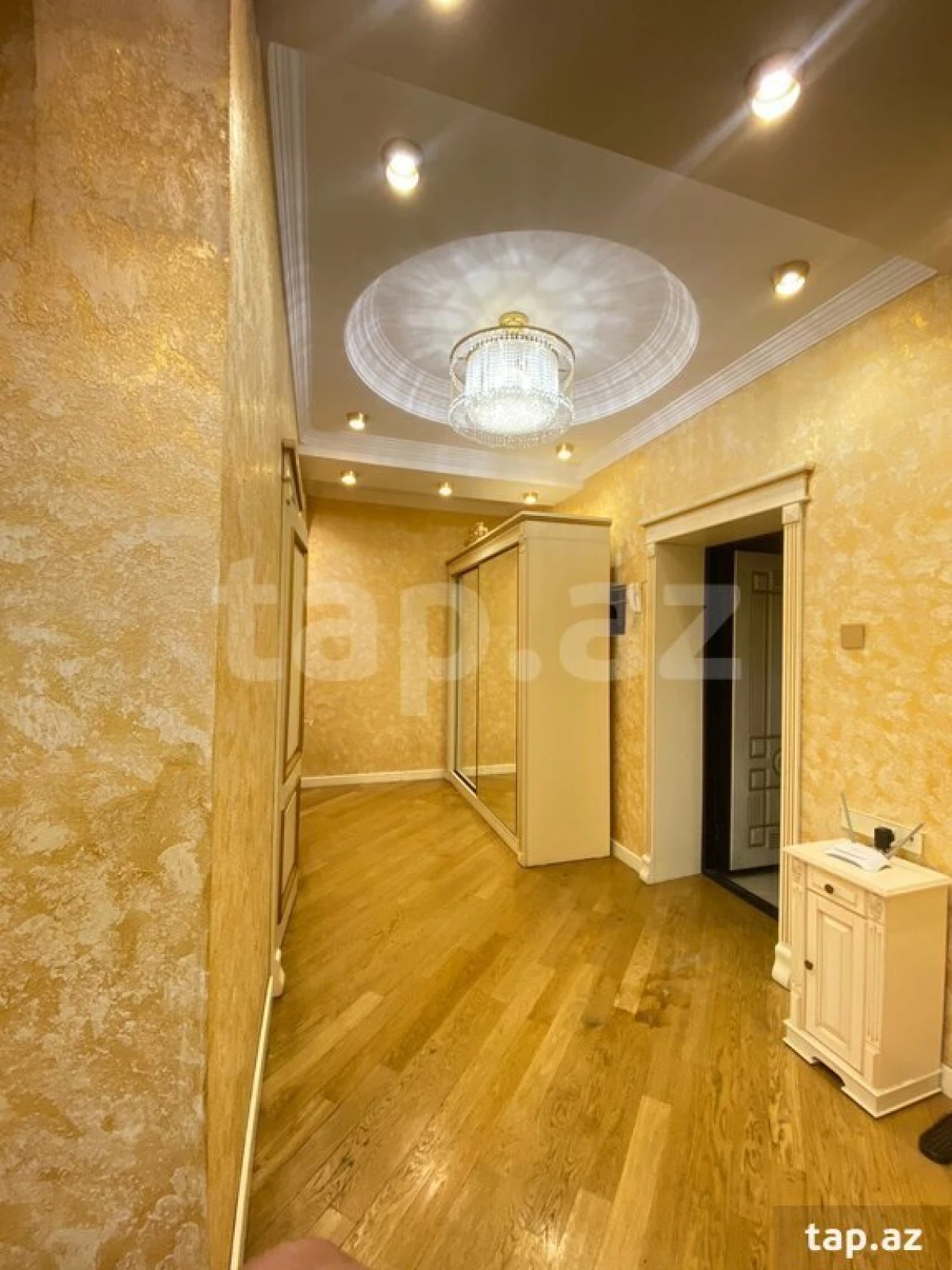 Kirayə verilir 3 otaqlı yeni tikili 80 m²