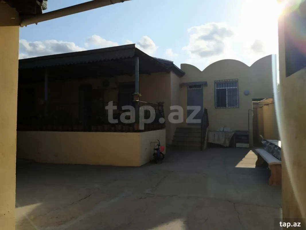 Satılır 4 otaqlı həyət evi 100 m²