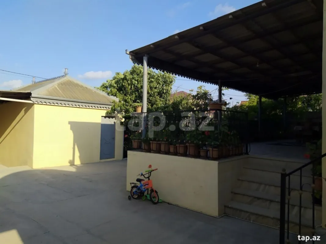 Satılır 4 otaqlı həyət evi 100 m²