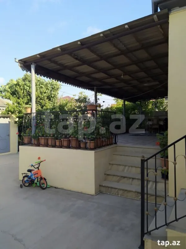Satılır 4 otaqlı həyət evi 100 m²