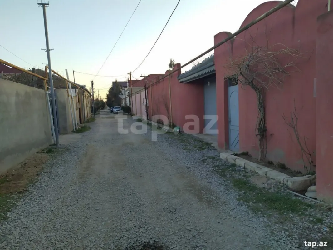 Satılır 4 otaqlı həyət evi 100 m²