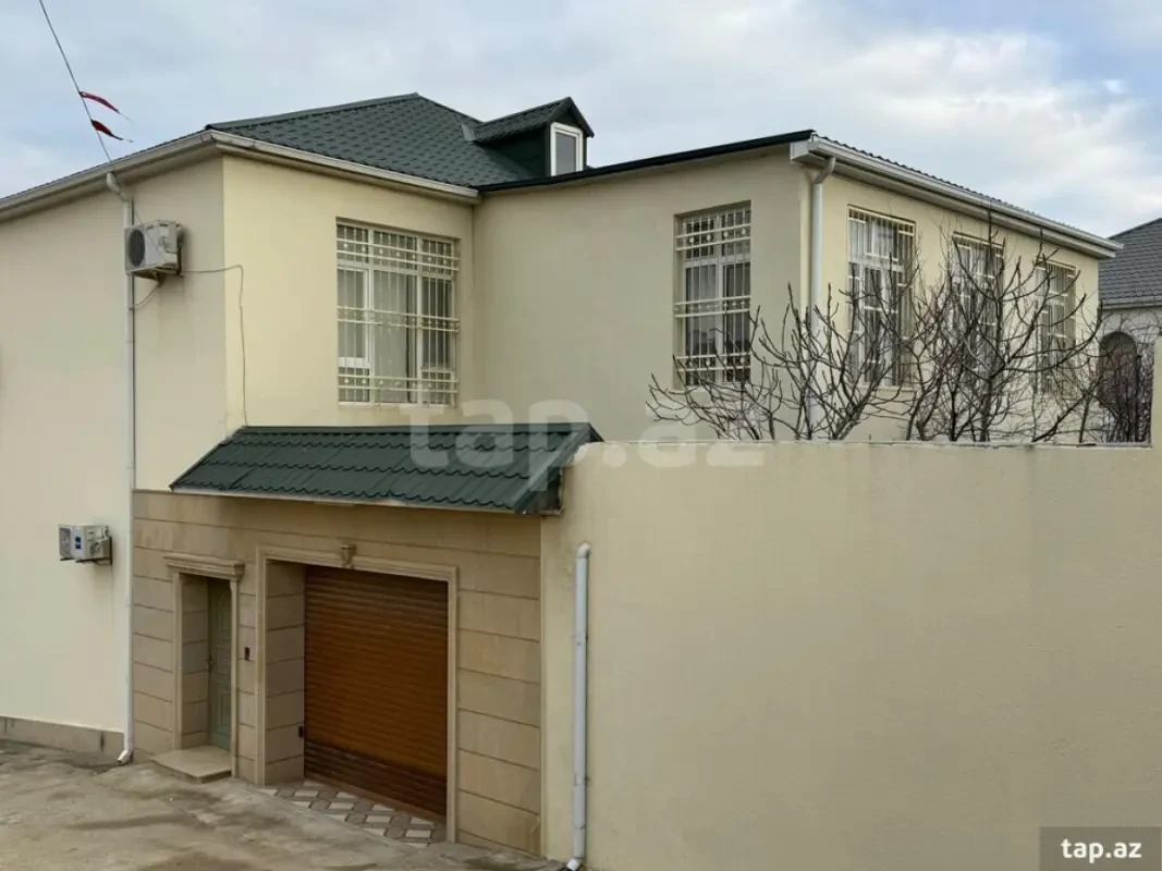 Satılır 10 otaqlı həyət evi 280 m²
