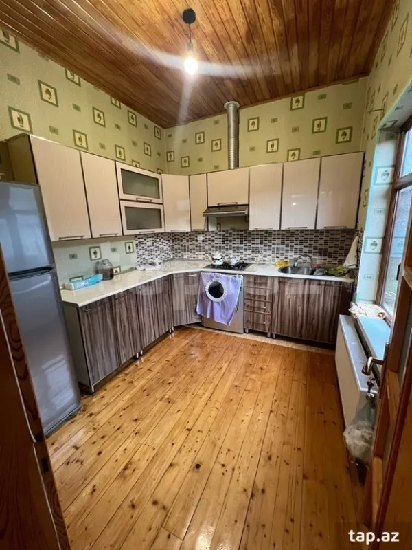 Satılır 4 otaqlı həyət evi