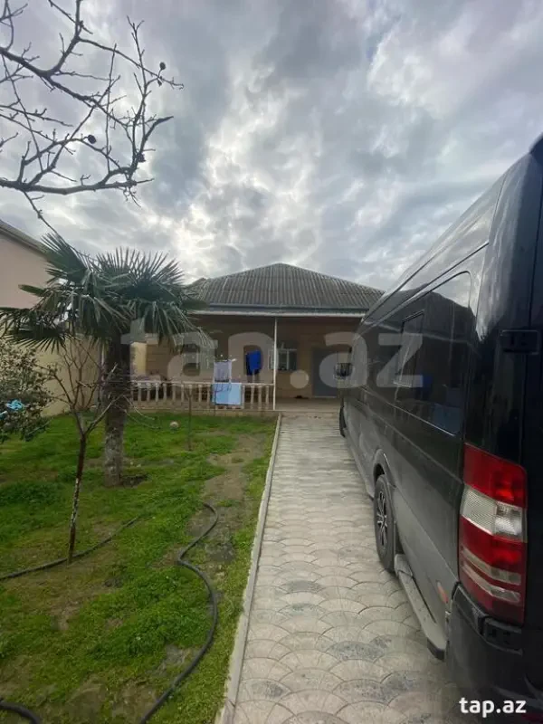 Satılır 4 otaqlı həyət evi 150 m²