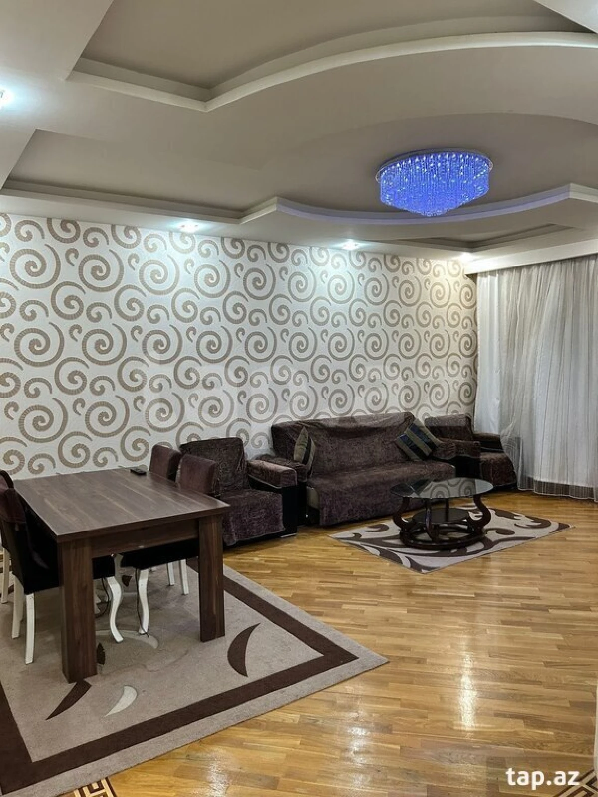 Kirayə verilir 4 otaqlı yeni tikili 130 m²