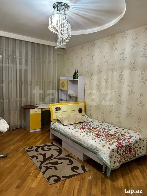 Kirayə verilir 4 otaqlı yeni tikili 130 m²