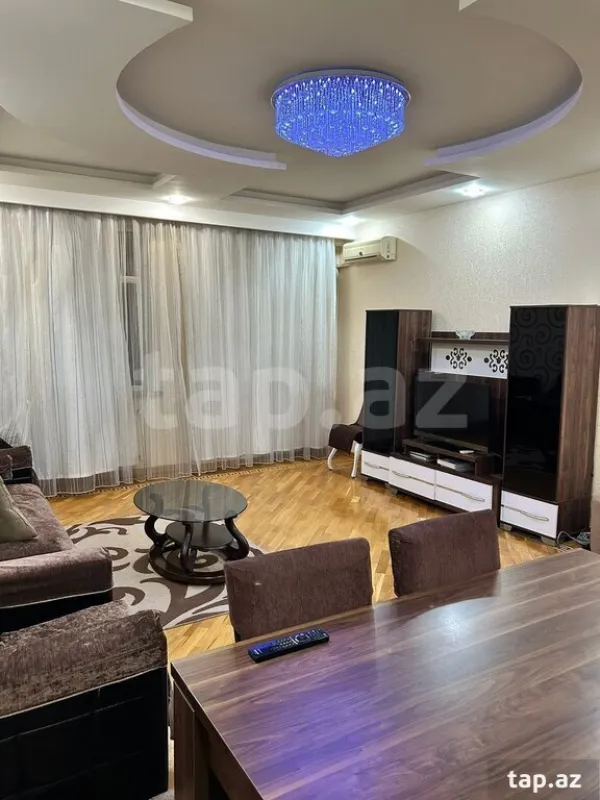 Kirayə verilir 4 otaqlı yeni tikili 130 m²