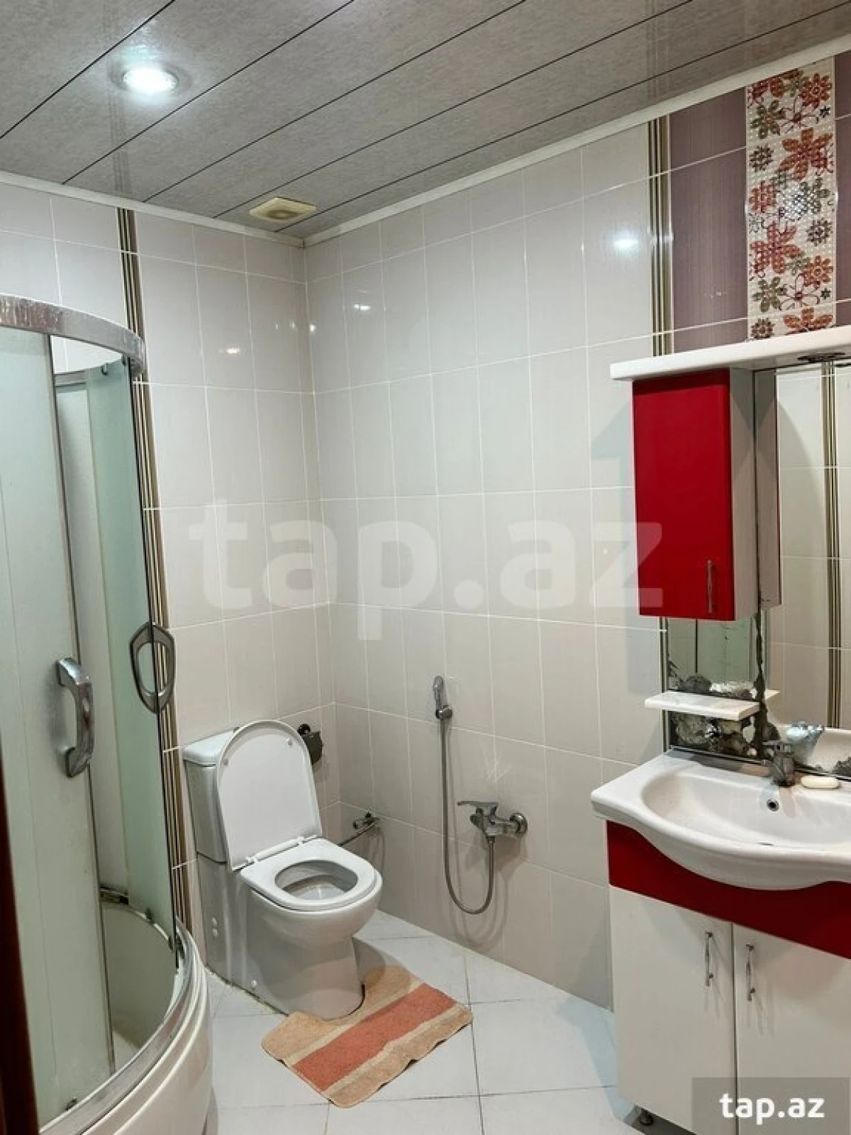 Kirayə verilir 4 otaqlı yeni tikili 130 m²