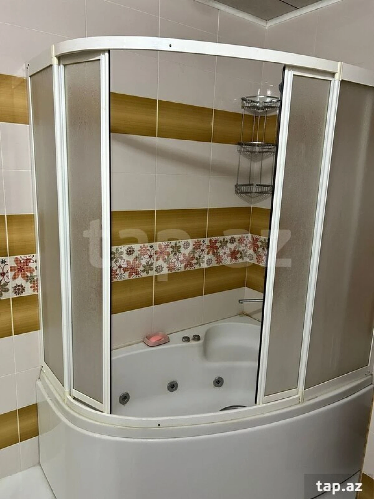 Kirayə verilir 4 otaqlı yeni tikili 130 m²