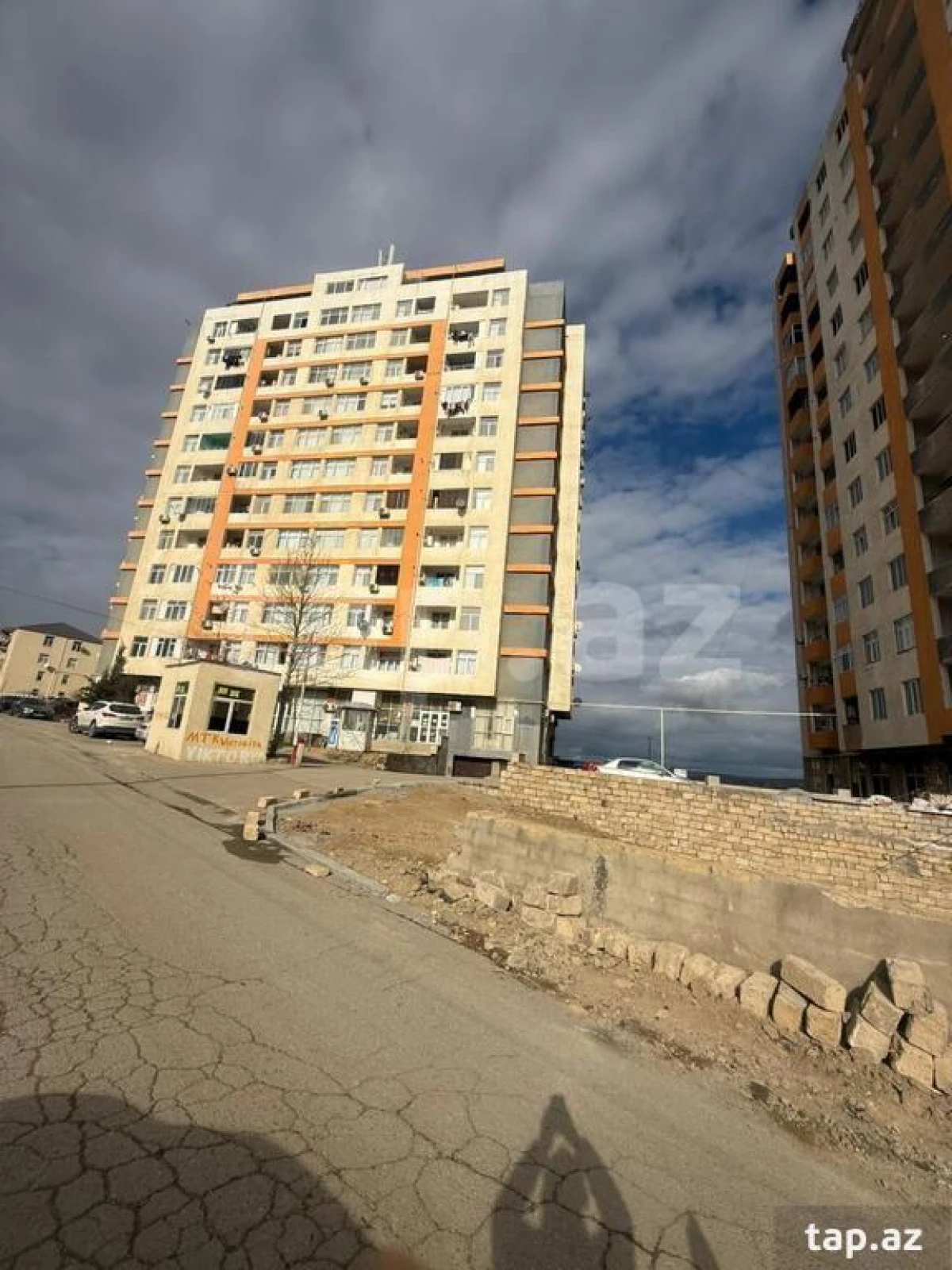 Satılır 2 otaqlı yeni tikili 84 m²