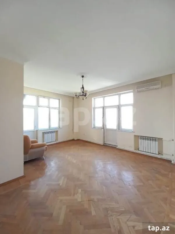 Satılır 4 otaqlı yeni tikili 185 m²