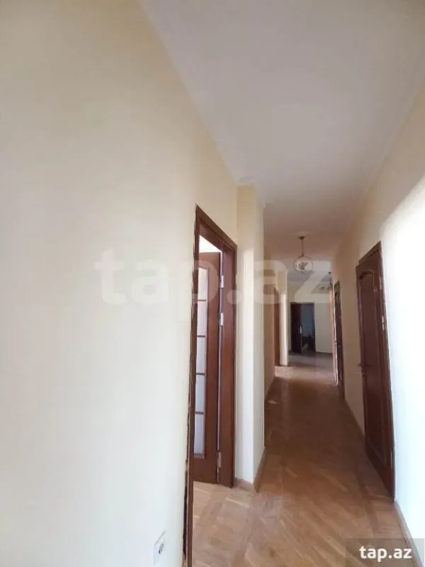 Satılır 4 otaqlı yeni tikili 185 m²