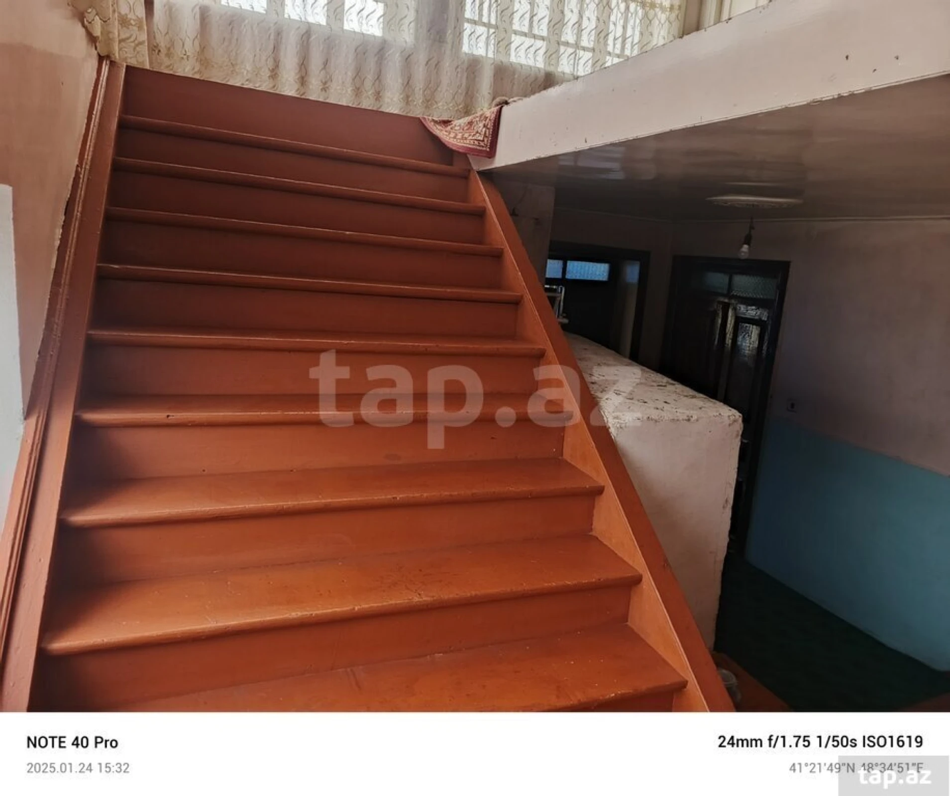 Satılır 15 otaqlı həyət evi