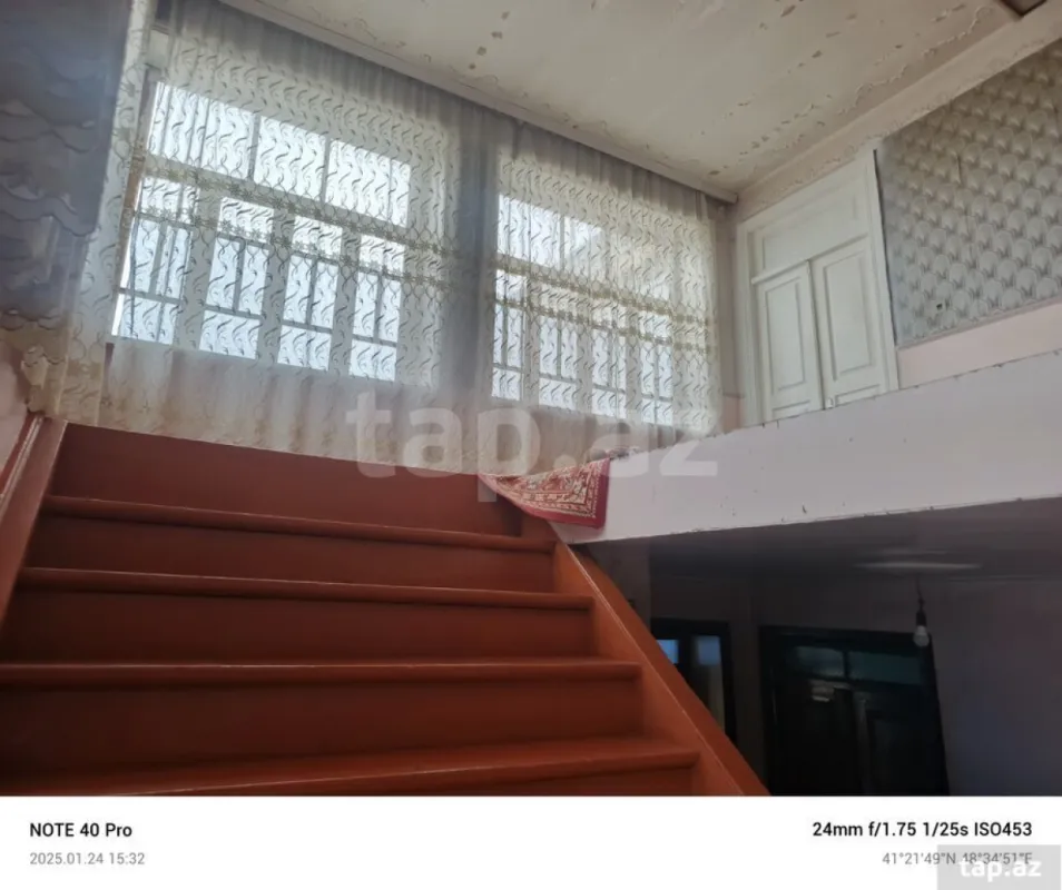 Satılır 15 otaqlı həyət evi